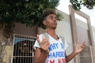 Flávio se diz ex-gay, graças a sua fé e religiosidade, apesar de não ver homossexualidade como doença