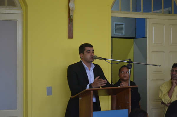 Vereador Jorge Mello denunciou a falta de defensores públicos na cidade.