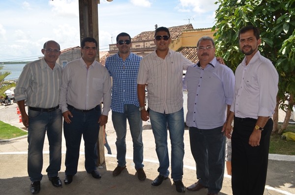 Da esquerda para a direita temos os vereadores Neilton Costa, Del Cavalcante, Jorge Mello, Marcelo Moringa, DR. Everaldo e Júnior Lopes.