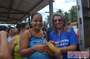 Vice-prefeita do município e Secretária de Ação Social, professora Iolanda.