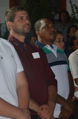 Vereador Júnior Lopes, a esquerda, ao lado de seu assessor.