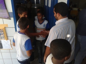 Vereador Del Cavalcante cumprimentou os alunos da escola. (Foto: André Marechal)