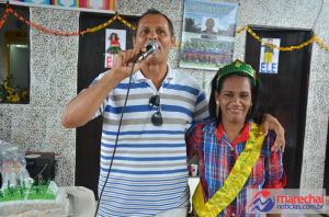 Presidente do clube Luizinho, ao lado da nova Rainha do Capim, Edja.