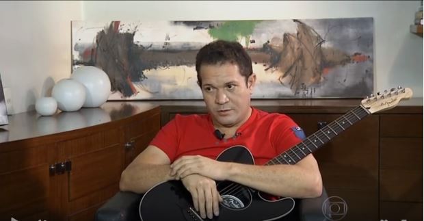 Chimbinha quebrou o silêncio e finalmente falou sobre a traição e separação com sua mulher, a cantora Joelma, em entrevista exclusiva ao programa Fantástico, da TV Globo (Foto: Reprodução TV Globo)