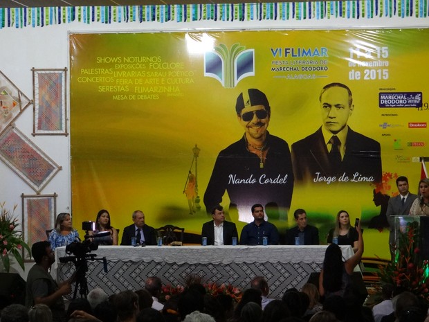 Dezenas de pessoas compareceram a abertura da 6ª edição da Flimar (Foto: Waldson Costa / G1 Alagoas)