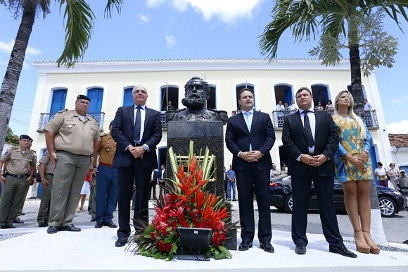 Brasileiros de todas as partes do país festejam no 15 de novembro a Proclamação da República, porém, em Alagoas, a data por si só tem uma carga de simbolismo ainda maior, justamente por ter presenteado o Brasil com aquele que ajudou o país a dar um novo passo em sua história.