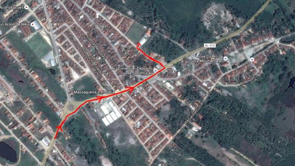 Seguindo pela AL-215 sentido Francês/Marechal, passa pelo trevo de acesso a Usina Sumaúma e entra a esquerda após o depósito JL Costruções.