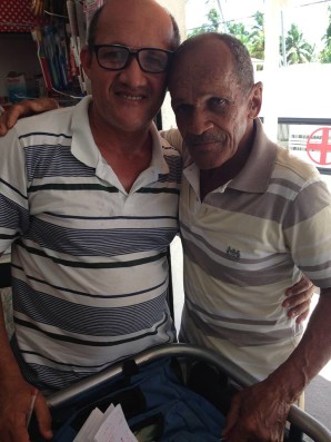Vereador Neilton Costa, ao lado de seu pai, Maurinho. (Foto: arquivo familiar)