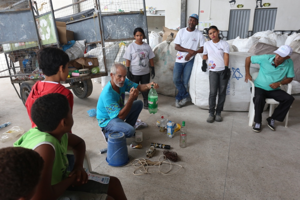 Crianças e jovens do Serviço de Convivência e Fortalecimento de ...